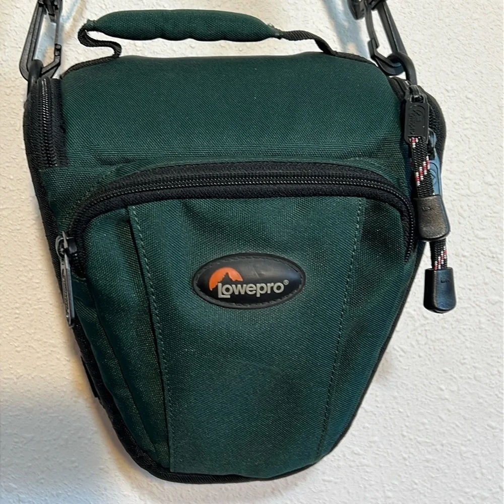 Lowepro Camera Lens Crossbody Bag Vacation photo Shoot Outdoors
